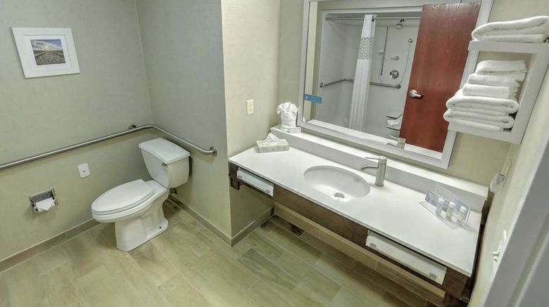<b>Hampton Inn Batavia Room</b>. Images powered by <a href="https://iceportal.shijigroup.com/" title="IcePortal" target="_blank">IcePortal</a>.