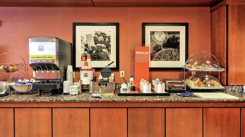 <b>Hampton Inn Batavia Restaurant</b>. Images powered by <a href="https://iceportal.shijigroup.com/" title="IcePortal" target="_blank">IcePortal</a>.