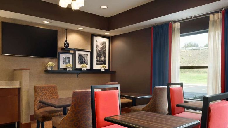 <b>Hampton Inn Battle Creek Lobby</b>. Images powered by <a href="https://iceportal.shijigroup.com/" title="IcePortal" target="_blank">IcePortal</a>.