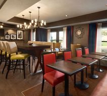 Hampton Inn Battle Creek Lobby
