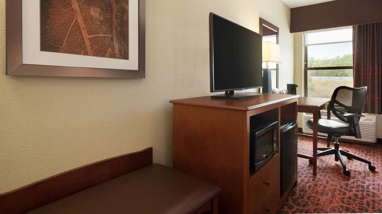 <b>Hampton Inn Battle Creek Room</b>. Images powered by <a href="https://iceportal.shijigroup.com/" title="IcePortal" target="_blank">IcePortal</a>.