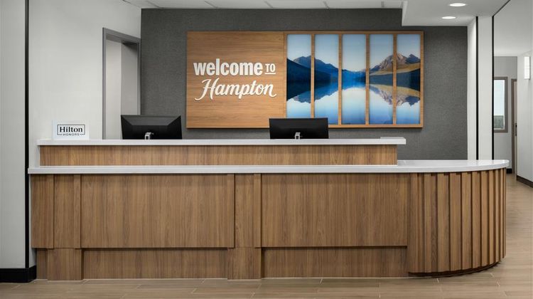 Hampton Inn Butte Lobby