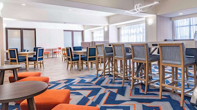 <b>Hampton Inn Baton Rouge/Denham Springs Lobby</b>. Images powered by <a href="https://iceportal.shijigroup.com/" title="IcePortal" target="_blank">IcePortal</a>.