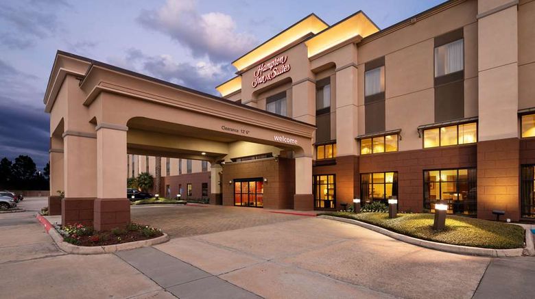 <b>Hampton Inn & Suites Baton Rouge I-10E Exterior</b>. Images powered by <a href="https://iceportal.shijigroup.com/" title="IcePortal" target="_blank">IcePortal</a>.