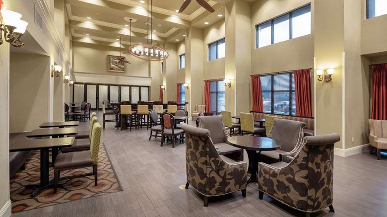 <b>Hampton Inn & Suites Baton Rouge I-10E Lobby</b>. Images powered by <a href="https://iceportal.shijigroup.com/" title="IcePortal" target="_blank">IcePortal</a>.