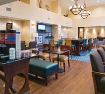 Hampton Inn & Suites Port Allen Lobby