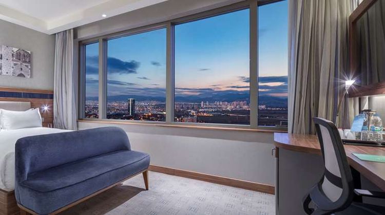 Hampton by Hilton Bursa Room