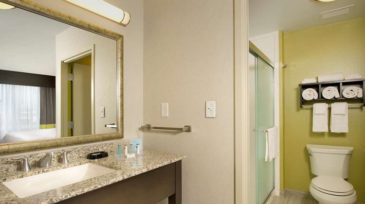 Hampton Inn & Suites Buffalo Airport Room