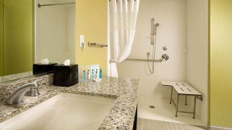 Hampton Inn & Suites Buffalo Airport Room