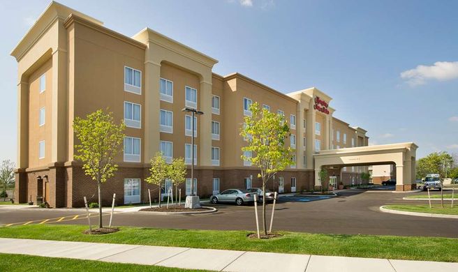 Hampton Inn & Suites Buffalo Airport Exterior