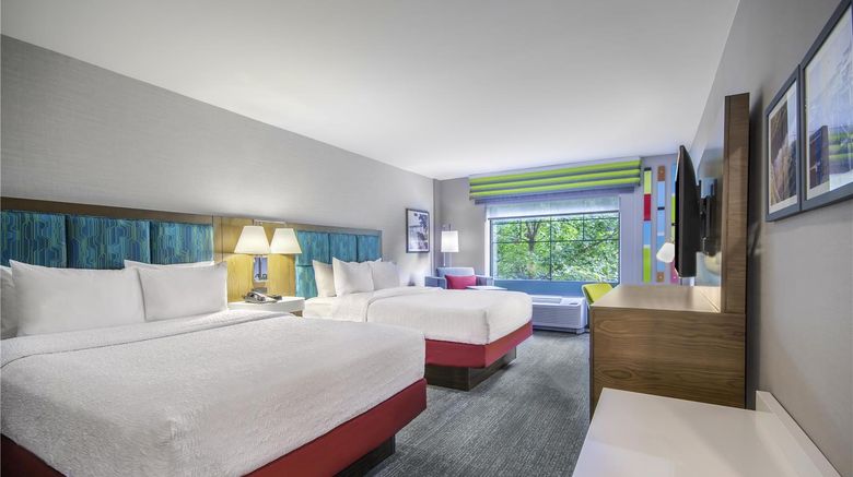 <b>Hampton Inn East Aurora Room</b>. Images powered by <a href="https://iceportal.shijigroup.com/" title="IcePortal" target="_blank">IcePortal</a>.