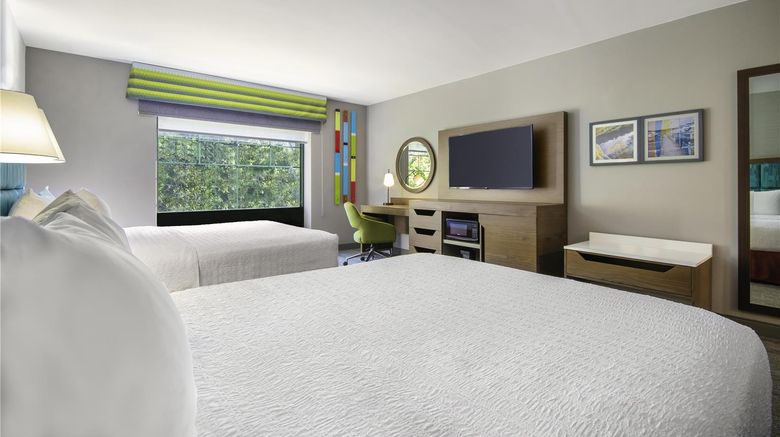 <b>Hampton Inn East Aurora Room</b>. Images powered by <a href="https://iceportal.shijigroup.com/" title="IcePortal" target="_blank">IcePortal</a>.