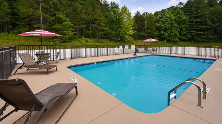 Hampton Inn Brevard Pool
