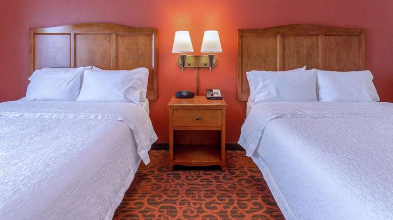 <b>Hampton Inn Owings Mills Room</b>. Images powered by <a href="https://iceportal.shijigroup.com/" title="IcePortal" target="_blank">IcePortal</a>.