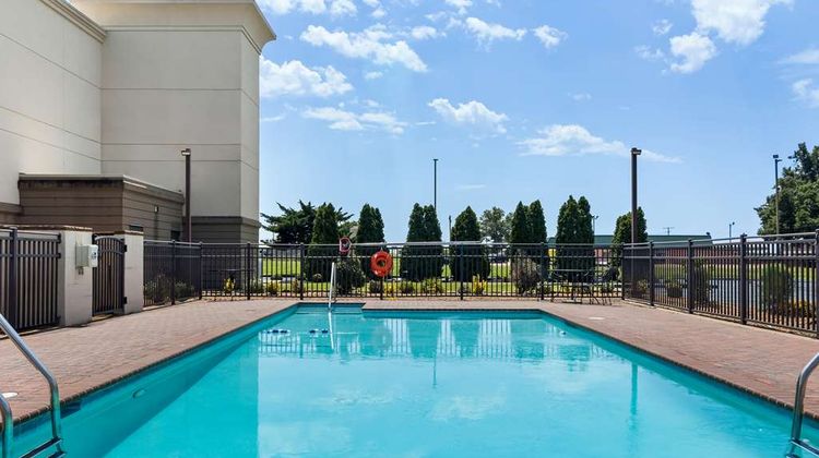 Hampton Inn Blytheville Pool