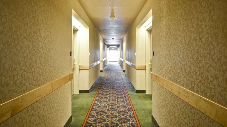 <b>Hampton Inn Bozeman Lobby</b>. Images powered by <a href="https://iceportal.shijigroup.com/" title="IcePortal" target="_blank">IcePortal</a>.