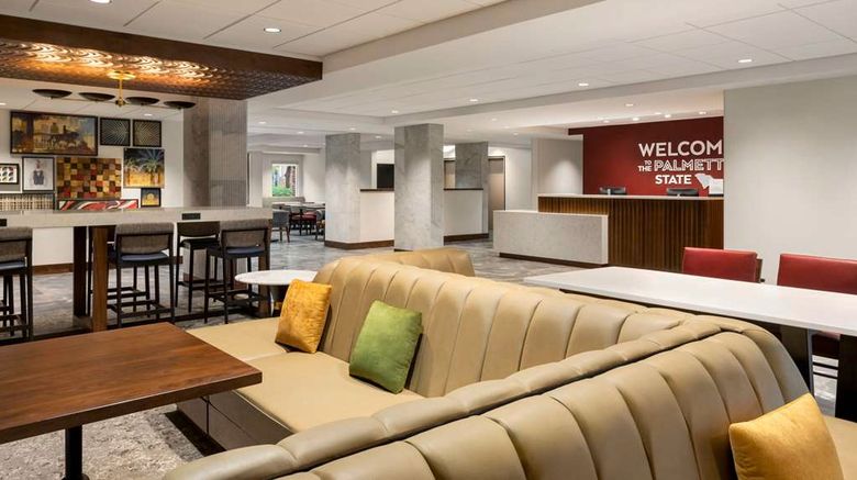 <b>Hampton Inn Columbia Downtown Lobby</b>. Images powered by <a href="https://iceportal.shijigroup.com/" title="IcePortal" target="_blank">IcePortal</a>.