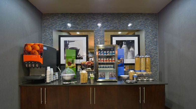 <b>Hampton Inn & Suites-Columbia Southeast Restaurant</b>. Images powered by <a href="https://iceportal.shijigroup.com/" title="IcePortal" target="_blank">IcePortal</a>.