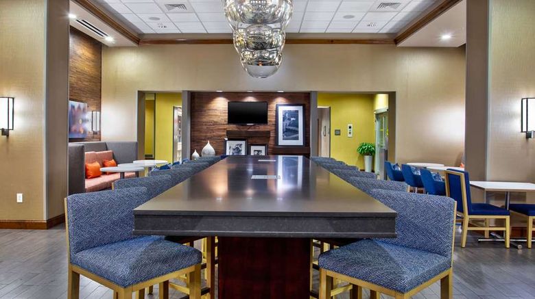 <b>Hampton Inn & Suites-Columbia Southeast Restaurant</b>. Images powered by <a href="https://iceportal.shijigroup.com/" title="IcePortal" target="_blank">IcePortal</a>.