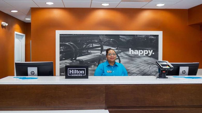 <b>Hampton Inn Columbia I-26/ Harbison Blvd Lobby</b>. Images powered by <a href="https://iceportal.shijigroup.com/" title="IcePortal" target="_blank">IcePortal</a>.
