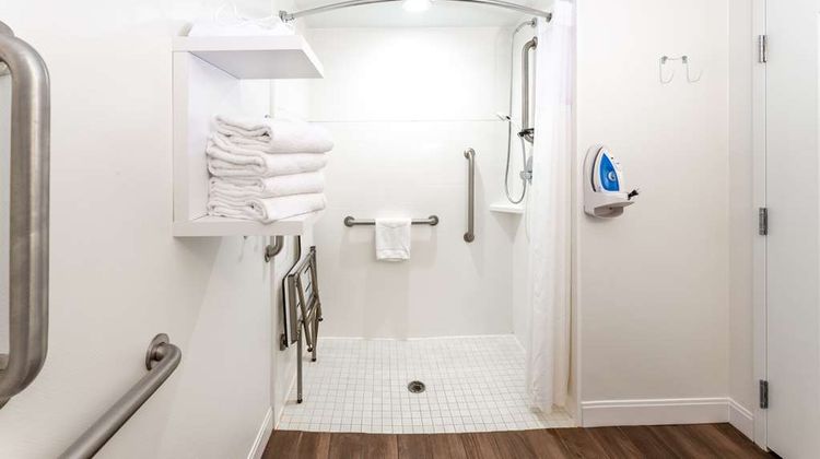 Hampton Inn Columbia I-26/ Harbison Blvd Room