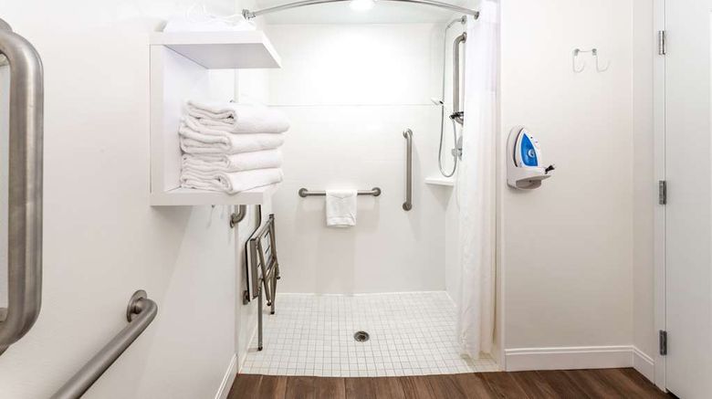 <b>Hampton Inn Columbia I-26/ Harbison Blvd Room</b>. Images powered by <a href="https://iceportal.shijigroup.com/" title="IcePortal" target="_blank">IcePortal</a>.