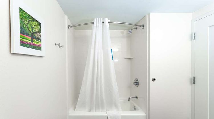 Hampton Inn Columbia I-26/ Harbison Blvd Room