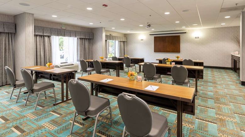 <b>Hampton Inn Columbia I-26/ Harbison Blvd Meeting</b>. Images powered by <a href="https://iceportal.shijigroup.com/" title="IcePortal" target="_blank">IcePortal</a>.