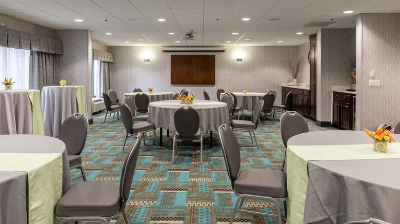 <b>Hampton Inn Columbia I-26/ Harbison Blvd Meeting</b>. Images powered by <a href="https://iceportal.shijigroup.com/" title="IcePortal" target="_blank">IcePortal</a>.