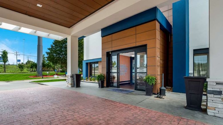 <b>Hampton Inn Columbia-I-26 Airport Exterior</b>. Images powered by <a href="https://iceportal.shijigroup.com/" title="IcePortal" target="_blank">IcePortal</a>.