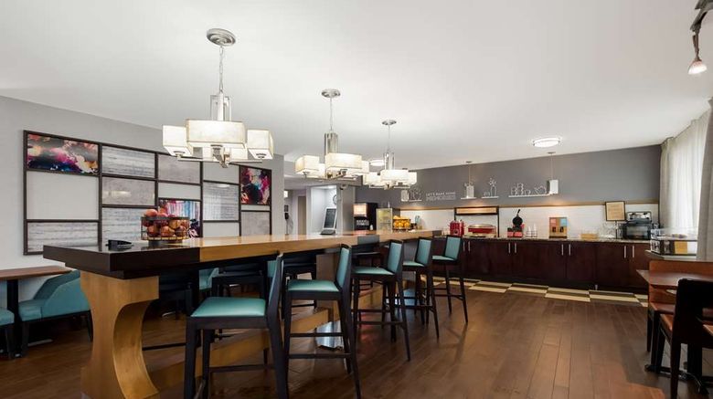 <b>Hampton Inn Columbia-I-26 Airport Restaurant</b>. Images powered by <a href="https://iceportal.shijigroup.com/" title="IcePortal" target="_blank">IcePortal</a>.