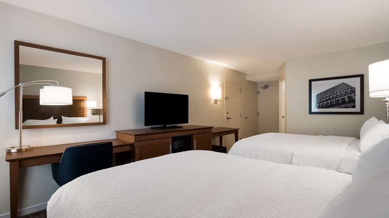<b>Hampton Inn Columbia-I-26 Airport Room</b>. Images powered by <a href="https://iceportal.shijigroup.com/" title="IcePortal" target="_blank">IcePortal</a>.
