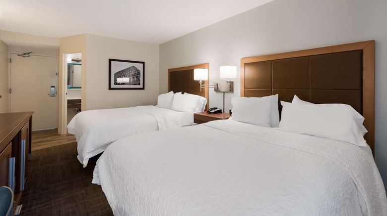 <b>Hampton Inn Columbia-I-26 Airport Room</b>. Images powered by <a href="https://iceportal.shijigroup.com/" title="IcePortal" target="_blank">IcePortal</a>.