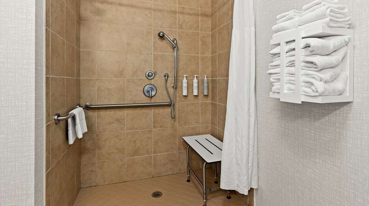 Hampton Inn & Suites Canton Room