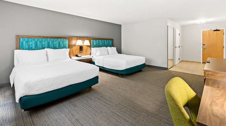 Hampton Inn & Suites Canton Room