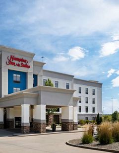Hampton Inn & Suites Canton