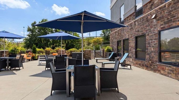 Hampton Inn & Suites Canton Exterior