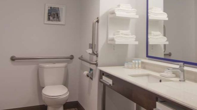 <b>Hampton Inn Medina Room</b>. Images powered by <a href="https://iceportal.shijigroup.com/" title="IcePortal" target="_blank">IcePortal</a>.