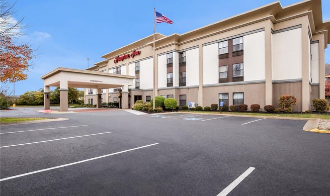 Hampton Inn Akron-Fairlawn Exterior
