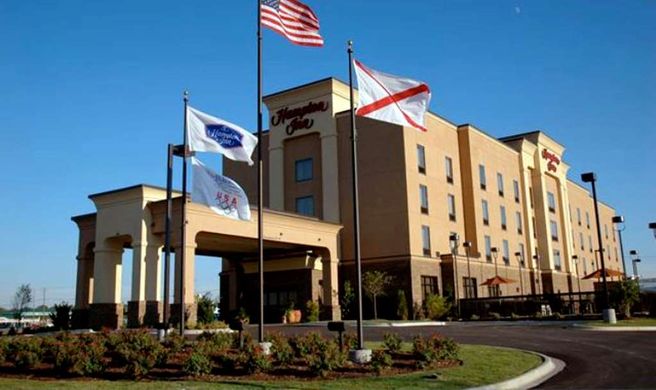 Hampton Inn Calera Exterior