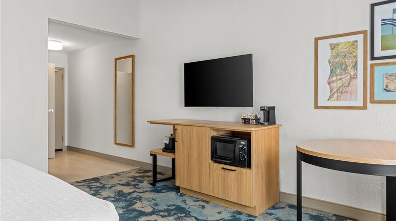<b>Hampton Inn Carrollton Room</b>. Images powered by <a href="https://iceportal.shijigroup.com/" title="IcePortal" target="_blank">IcePortal</a>.
