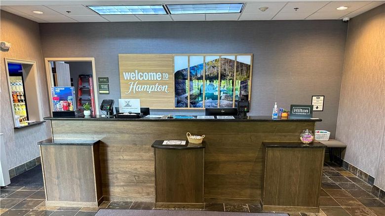 <b>Hampton Inn & Suites Cashiers/Sapphire Lobby</b>. Images powered by <a href="https://iceportal.shijigroup.com/" title="IcePortal" target="_blank">IcePortal</a>.