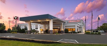 Hampton Inn Chambersburg Exterior