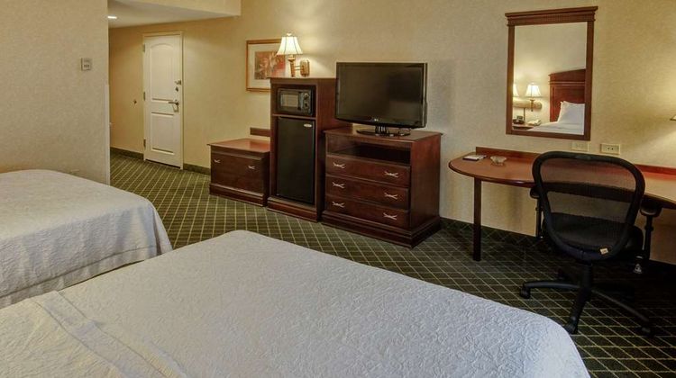 Hampton Inn Cambridge Room
