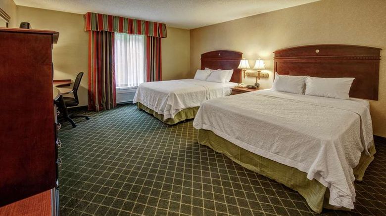 <b>Hampton Inn Cambridge Room</b>. Images powered by <a href="https://iceportal.shijigroup.com/" title="IcePortal" target="_blank">IcePortal</a>.