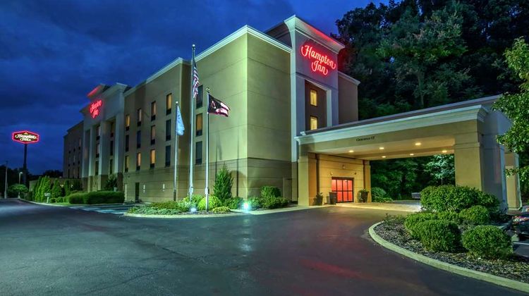 Hampton Inn Cambridge Exterior