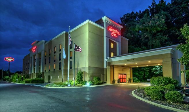 Hampton Inn Cambridge Exterior