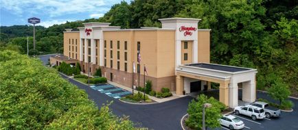 Hampton Inn Cambridge Exterior