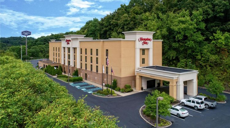 Hampton Inn Cambridge Exterior