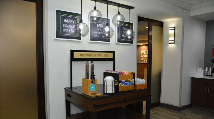Hampton Inn Cambridge Restaurant